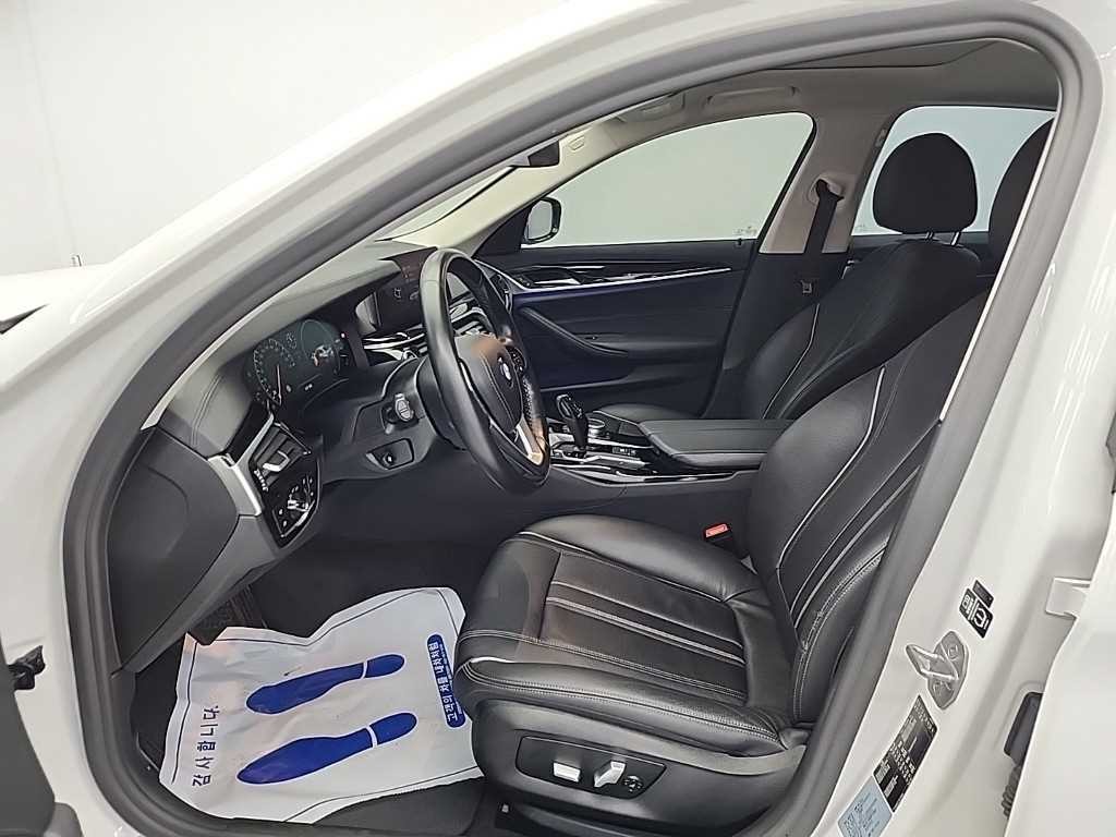BMW 5시리즈 5시리즈 (G30) 520i 럭셔리 이미지 11