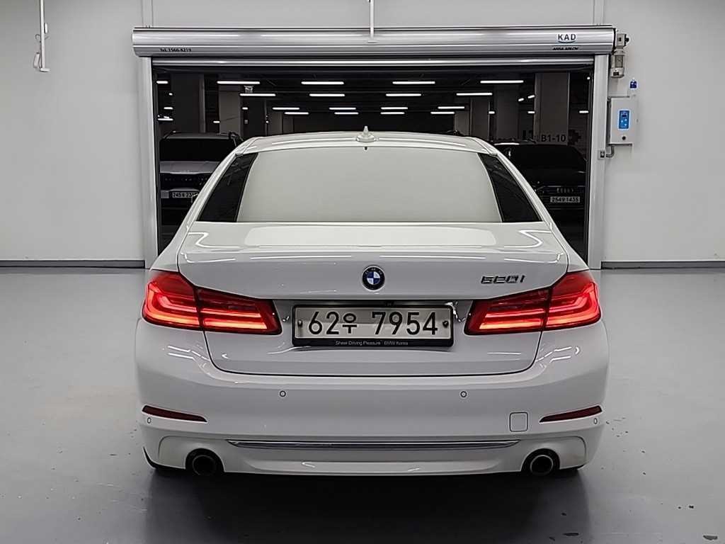 BMW 5시리즈 5시리즈 (G30) 520i 럭셔리 이미지 3