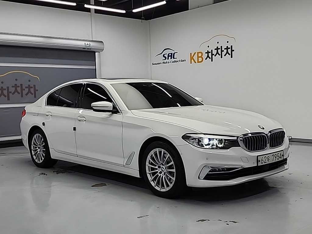 BMW 5시리즈 5시리즈 (G30) 520i 럭셔리 이미지 4