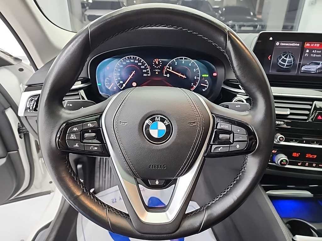 BMW 5시리즈 5시리즈 (G30) 520i 럭셔리 이미지 9