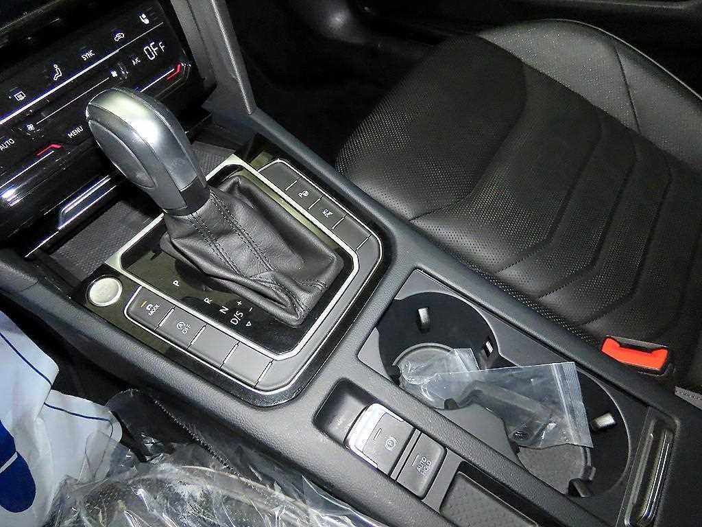 폭스바겐 아테온 2.0 TDI 프레스티지 이미지 12