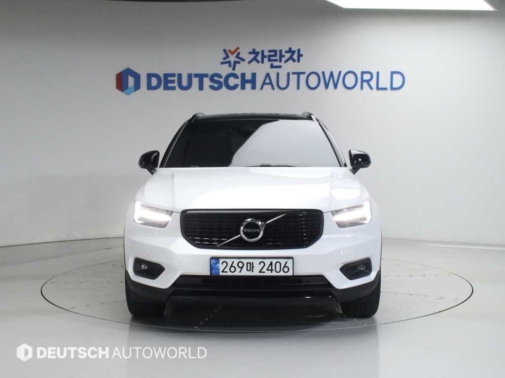 볼보 XC40 B4 AWD R-디자인 이미지 3