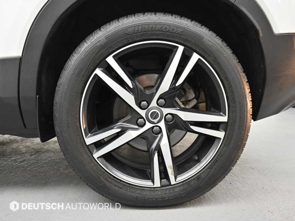 볼보 XC40 B4 AWD R-디자인 이미지 5