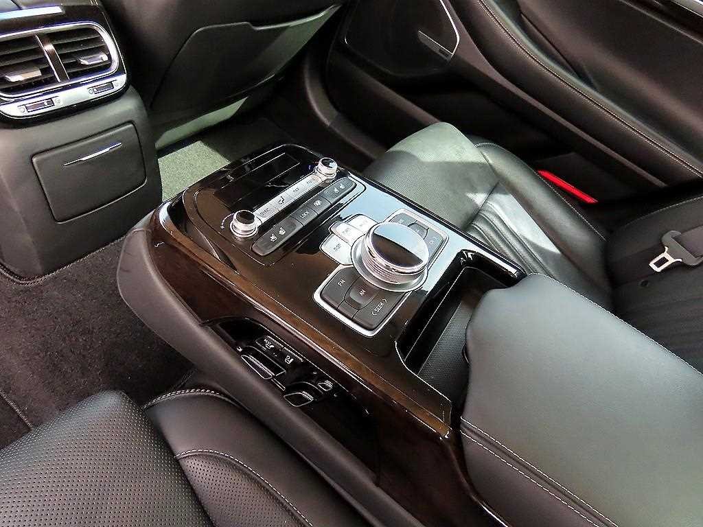 제네시스 G90 3.8 GDI 럭셔리 이미지 17