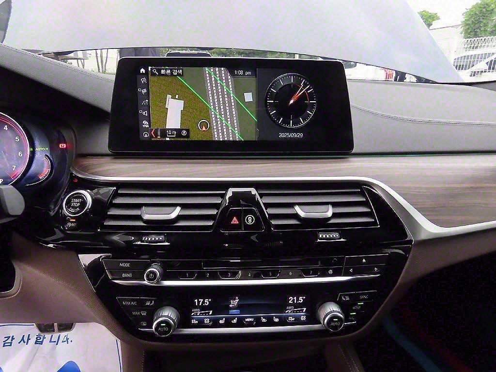 BMW 5시리즈 5시리즈 (G30) 530i M 스포츠 플러스 이미지 13