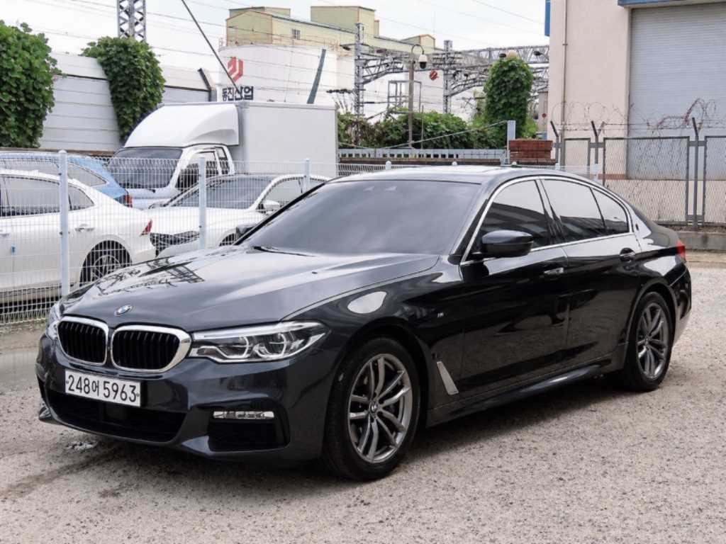 BMW 5시리즈 5시리즈 (G30) 530i M 스포츠 플러스 이미지 2