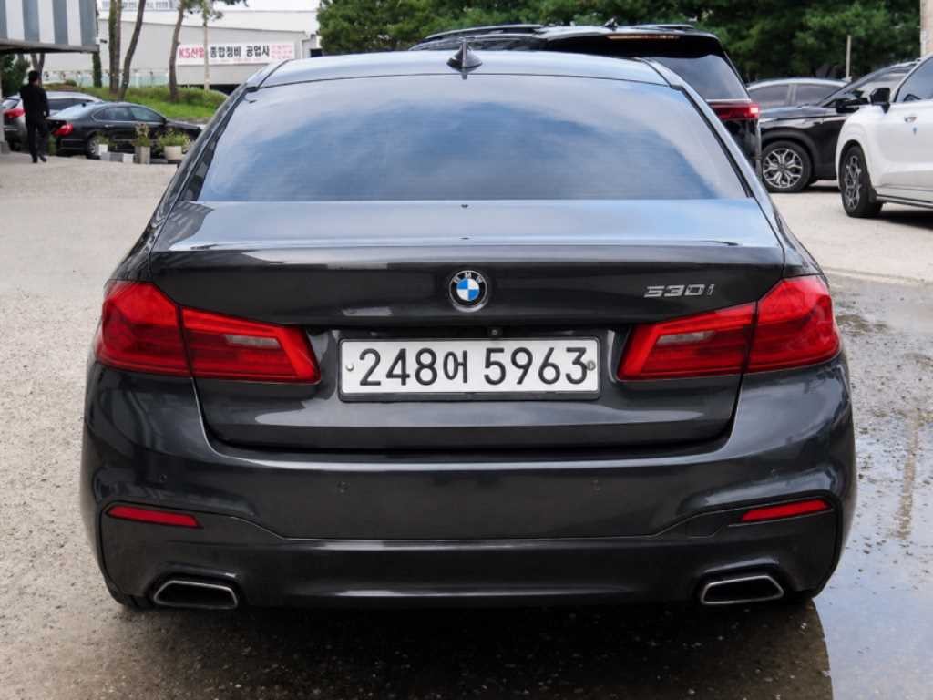 BMW 5시리즈 5시리즈 (G30) 530i M 스포츠 플러스 이미지 3