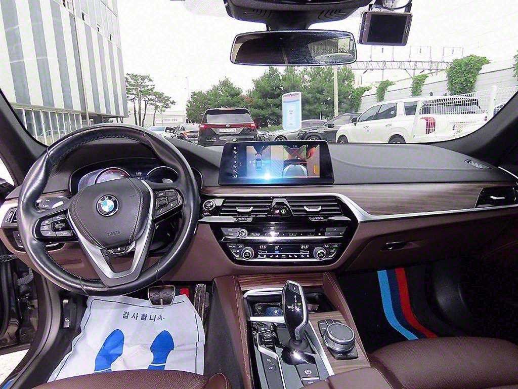 BMW 5시리즈 5시리즈 (G30) 530i M 스포츠 플러스 이미지 7