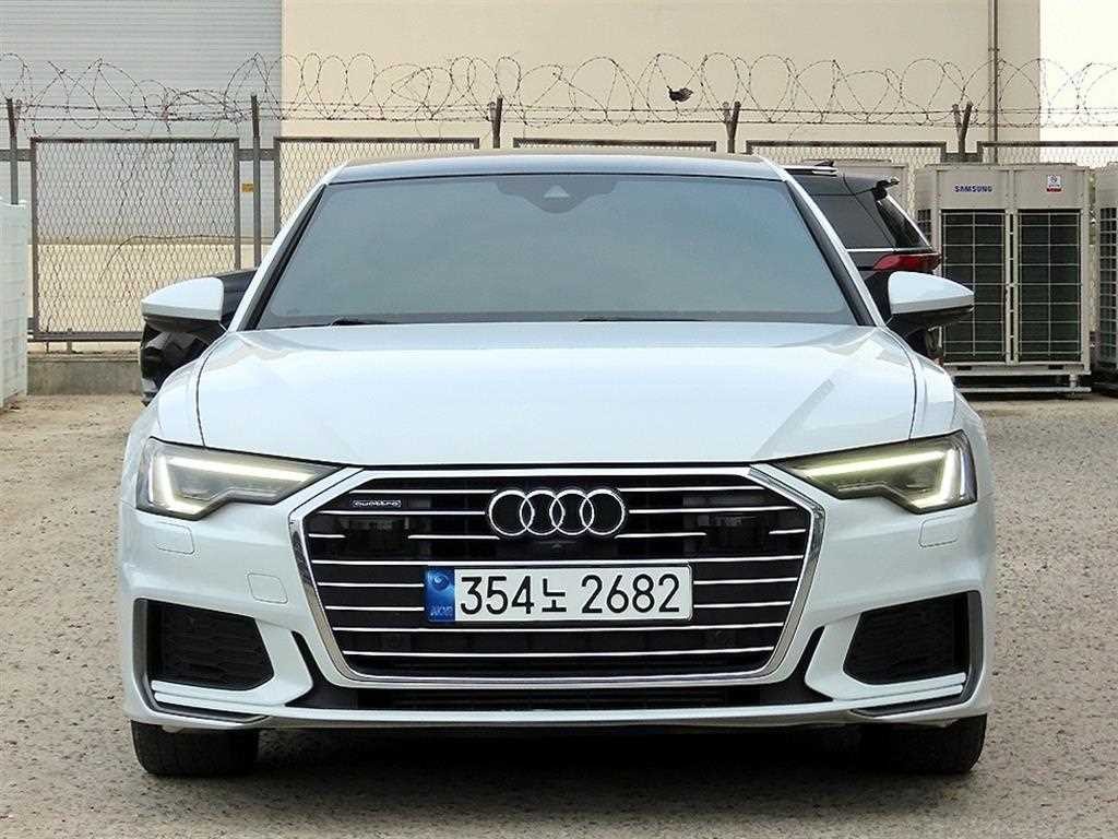 아우디 A6 A6 (C8) 45 TFSI 콰트로 프리미엄 이미지 1