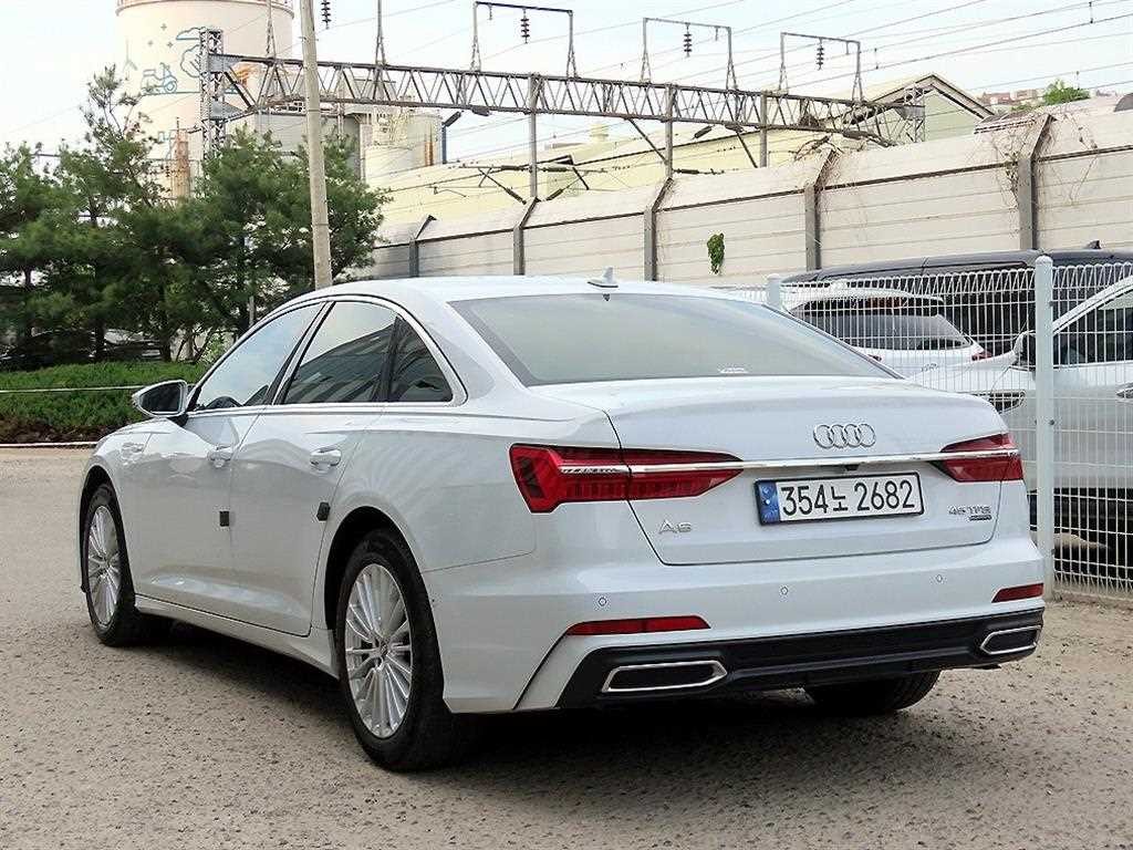 아우디 A6 A6 (C8) 45 TFSI 콰트로 프리미엄 이미지 3