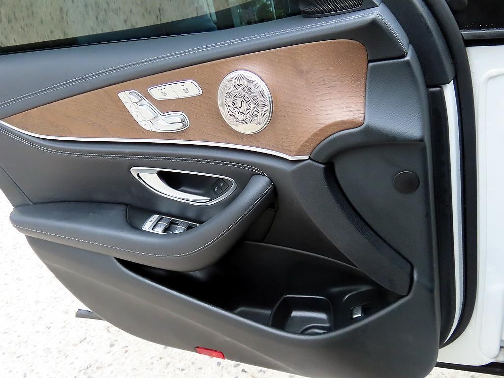 벤츠 E 클래스 E-클래스 W213 E220d 4MATIC 익스클루시브 이미지 12