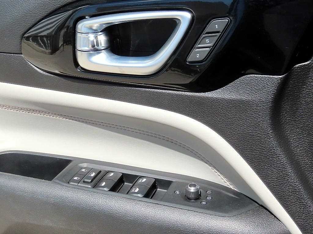 지프 컴패스 컴패스 2세대 2.4 AWD 리미티드 이미지 11