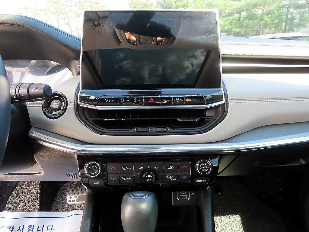 지프 컴패스 컴패스 2세대 2.4 AWD 리미티드 이미지 12