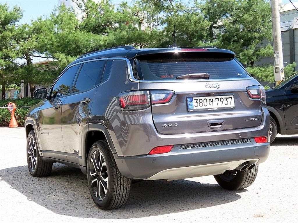 지프 컴패스 컴패스 2세대 2.4 AWD 리미티드 이미지 3