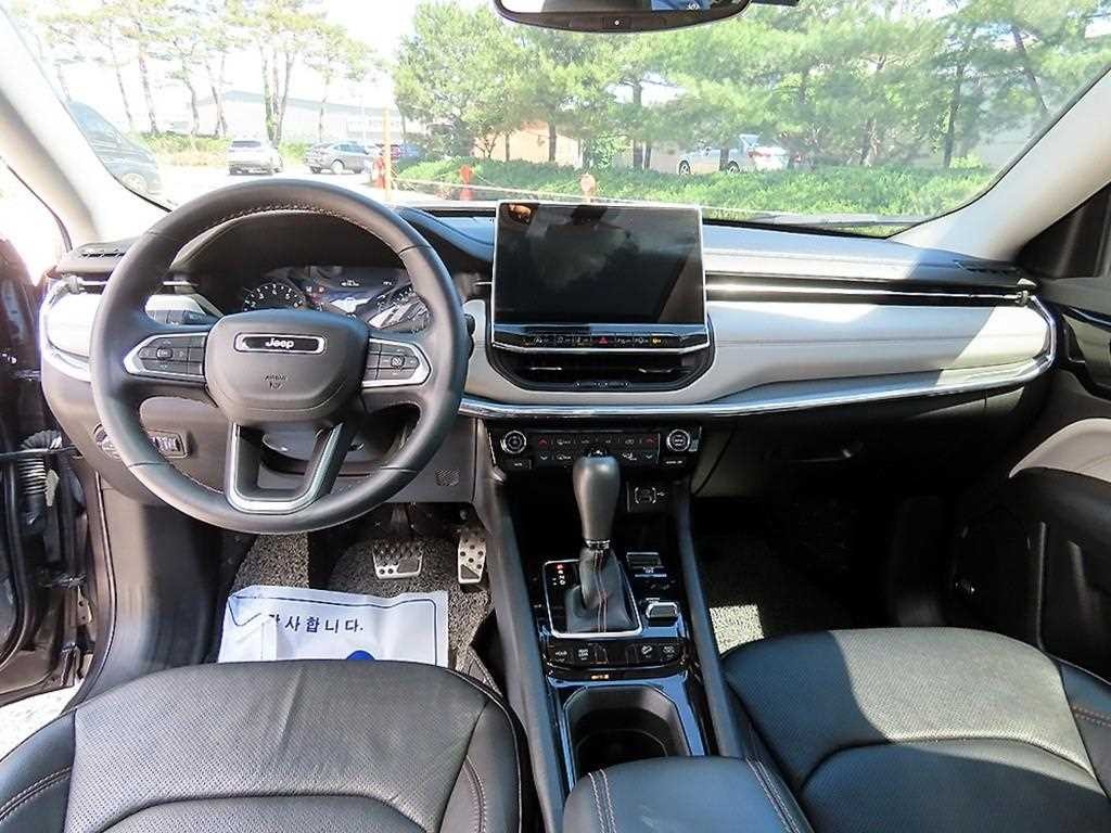 지프 컴패스 컴패스 2세대 2.4 AWD 리미티드 이미지 7