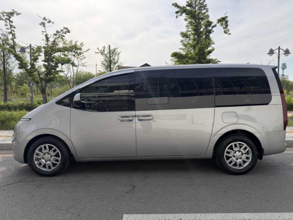 현대 스타리아 2WD 디젤 카고 모던 5인승 이미지 3
