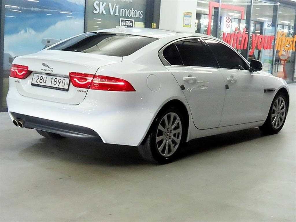 재규어 XE 2.0D 프레스티지 이미지 4