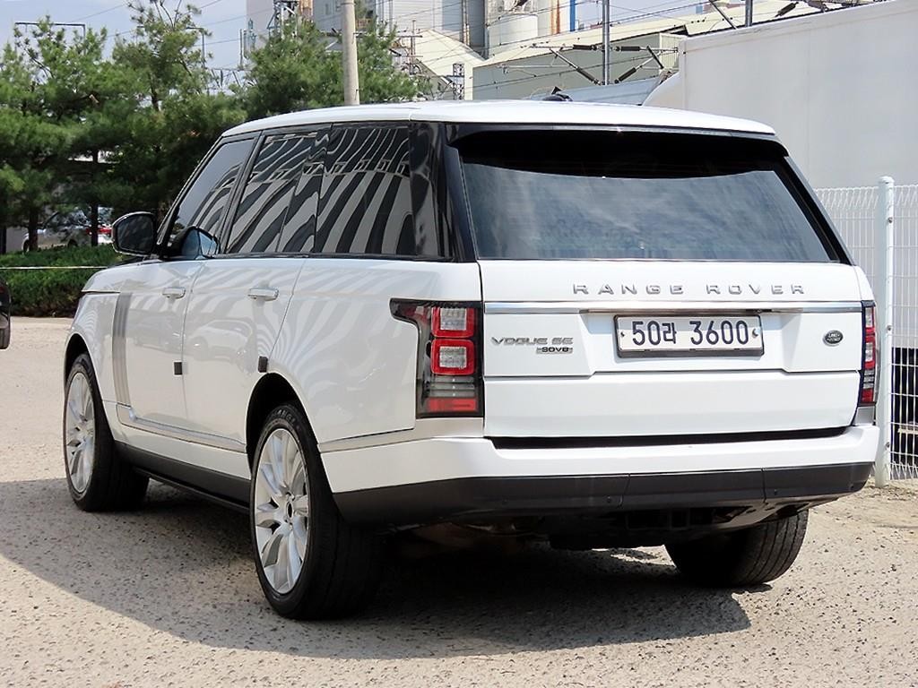 랜드로버 레인지로버 레인지로버 4세대 4.4 SDV8 VOGUE SE 디젤 이미지 3