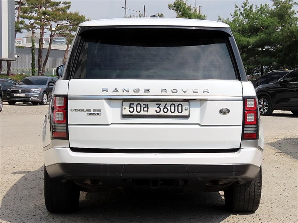 랜드로버 레인지로버 레인지로버 4세대 4.4 SDV8 VOGUE SE 디젤 이미지 4