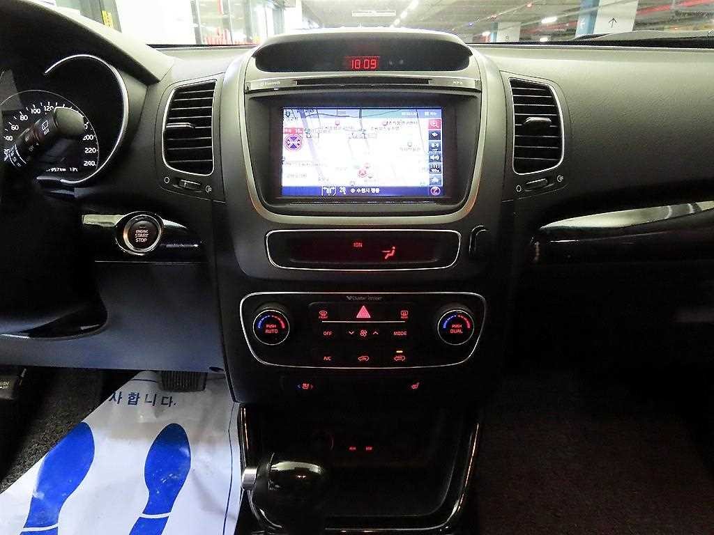 기아 쏘렌토 뉴 쏘렌토 R 2WD 2.0 TLX 스페셜 이미지 11