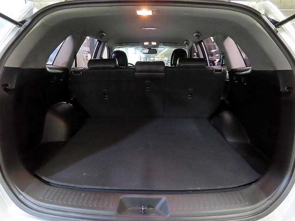 기아 쏘렌토 뉴 쏘렌토 R 2WD 2.0 TLX 스페셜 이미지 17