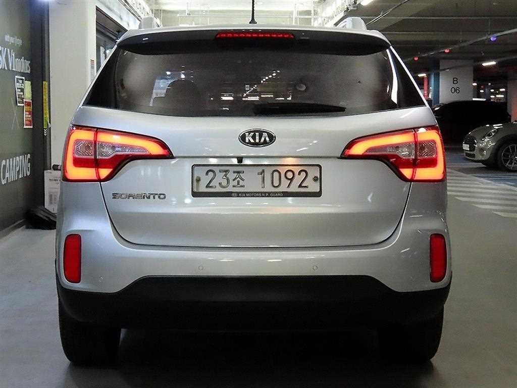 기아 쏘렌토 뉴 쏘렌토 R 2WD 2.0 TLX 스페셜 이미지 5