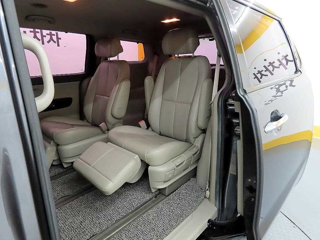 기아 카니발 올 뉴 카니발 디젤 7인승 리무진 VIP 이미지 6