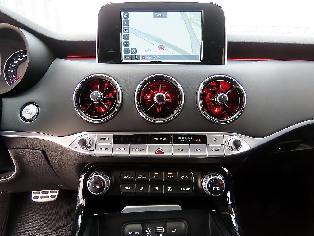 기아 스팅어 디젤 2.2 AWD 플래티넘 이미지 14