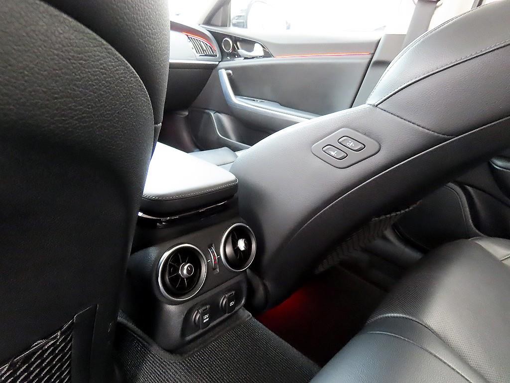 기아 스팅어 디젤 2.2 AWD 플래티넘 이미지 16