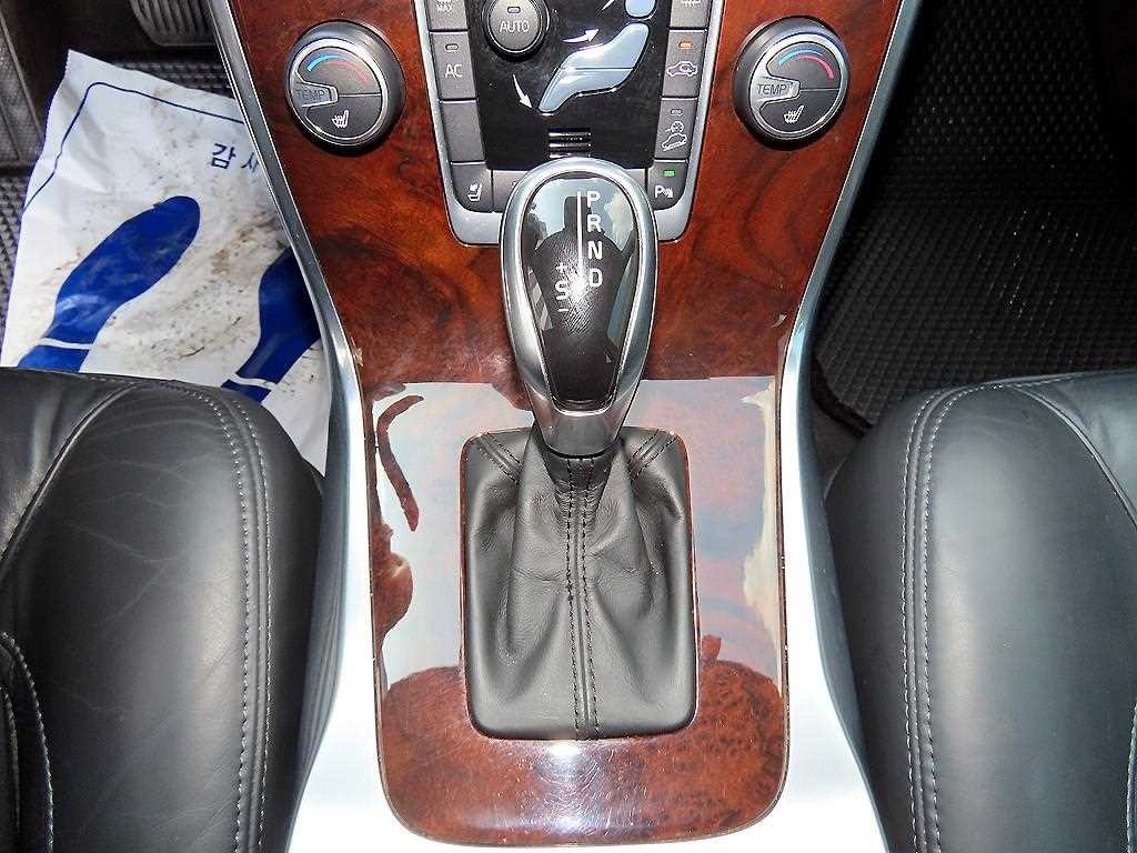 볼보 XC70 D5 이미지 10