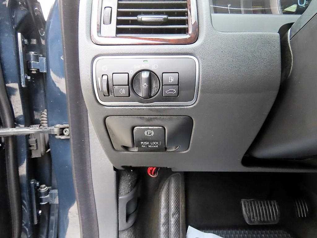 볼보 XC70 D5 이미지 11