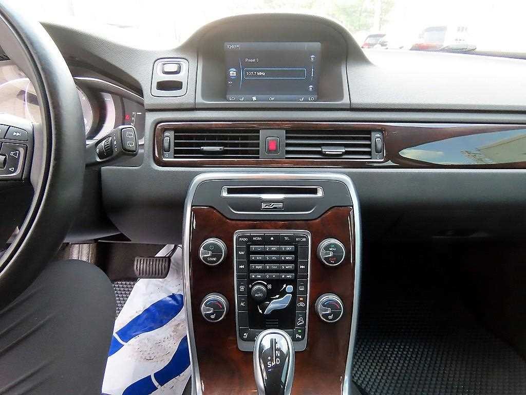 볼보 XC70 D5 이미지 13