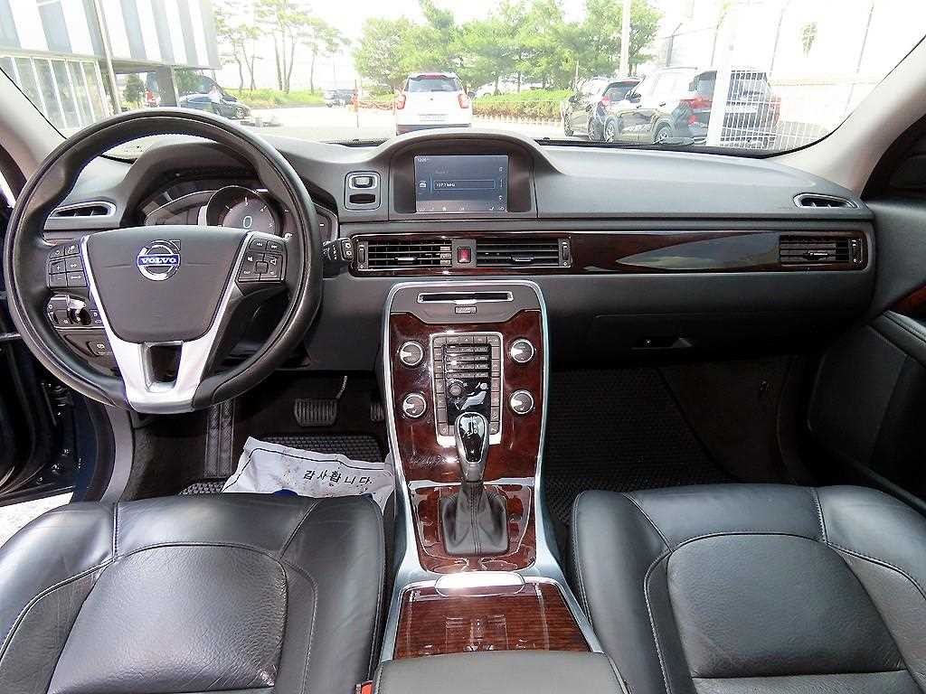 볼보 XC70 D5 이미지 7
