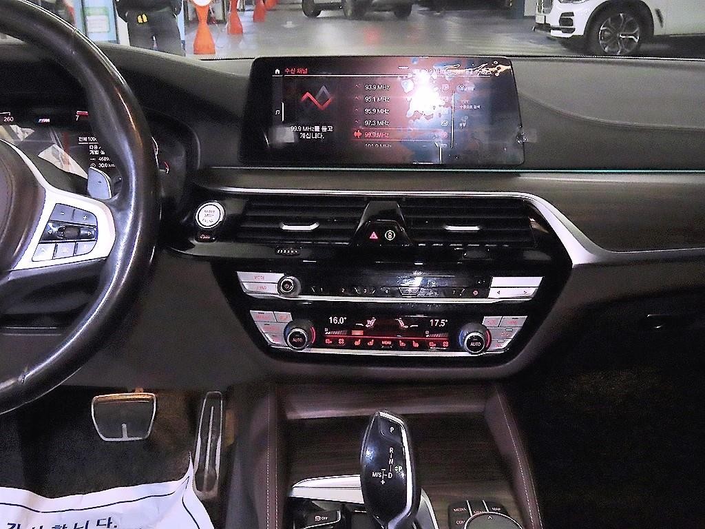 BMW 5시리즈 5시리즈 (G30) 530i M 스포츠 플러스 이미지 11