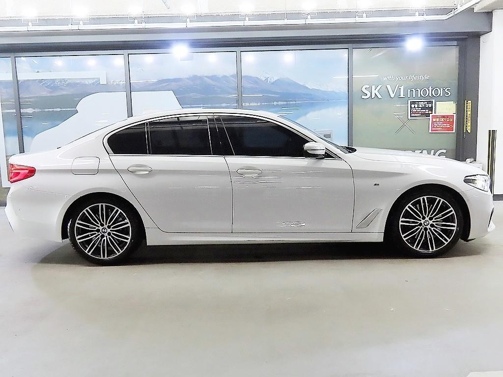 BMW 5시리즈 5시리즈 (G30) 530i M 스포츠 플러스 이미지 3