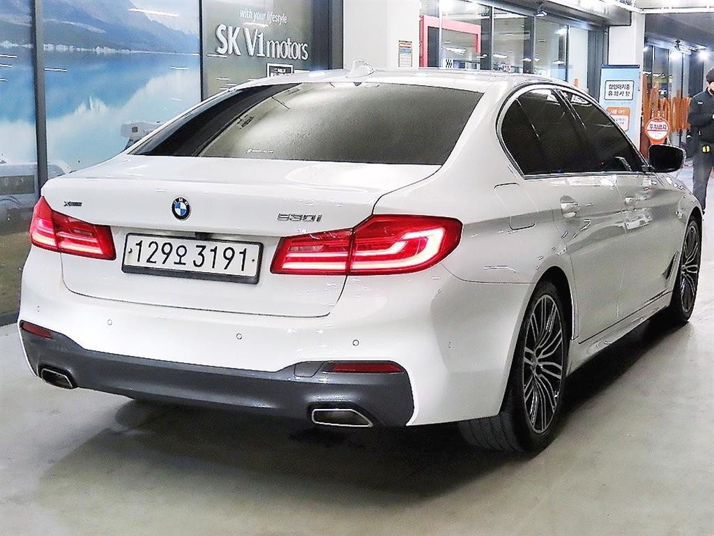 BMW 5시리즈 5시리즈 (G30) 530i M 스포츠 플러스 이미지 4
