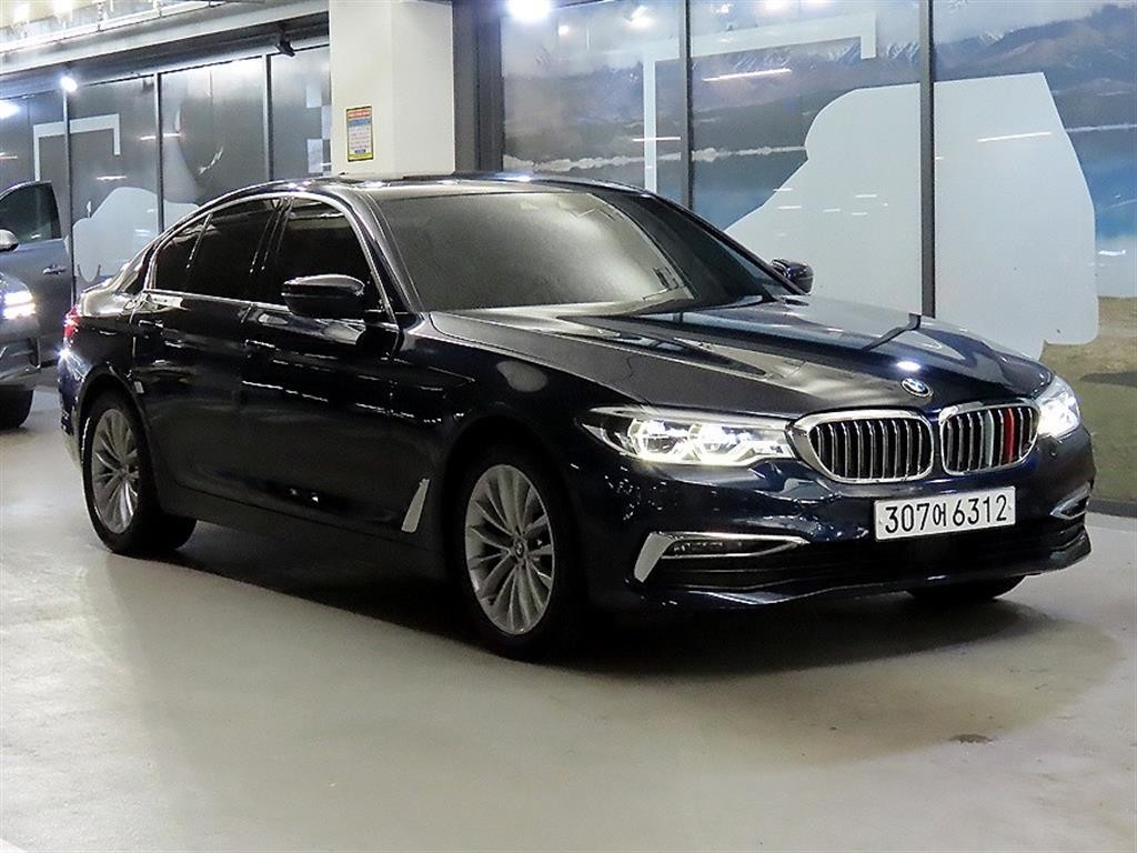 BMW 5시리즈 5시리즈 (G30) 520d M 스포츠 플러스 이미지 1