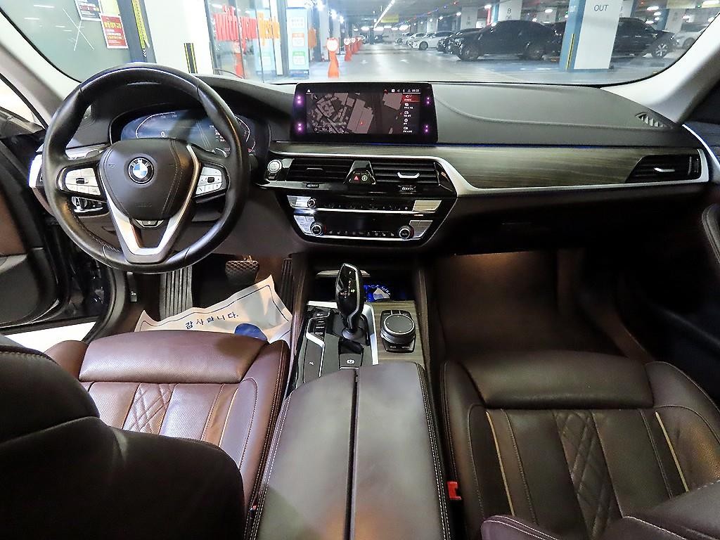 BMW 5시리즈 5시리즈 (G30) 520d M 스포츠 플러스 이미지 10