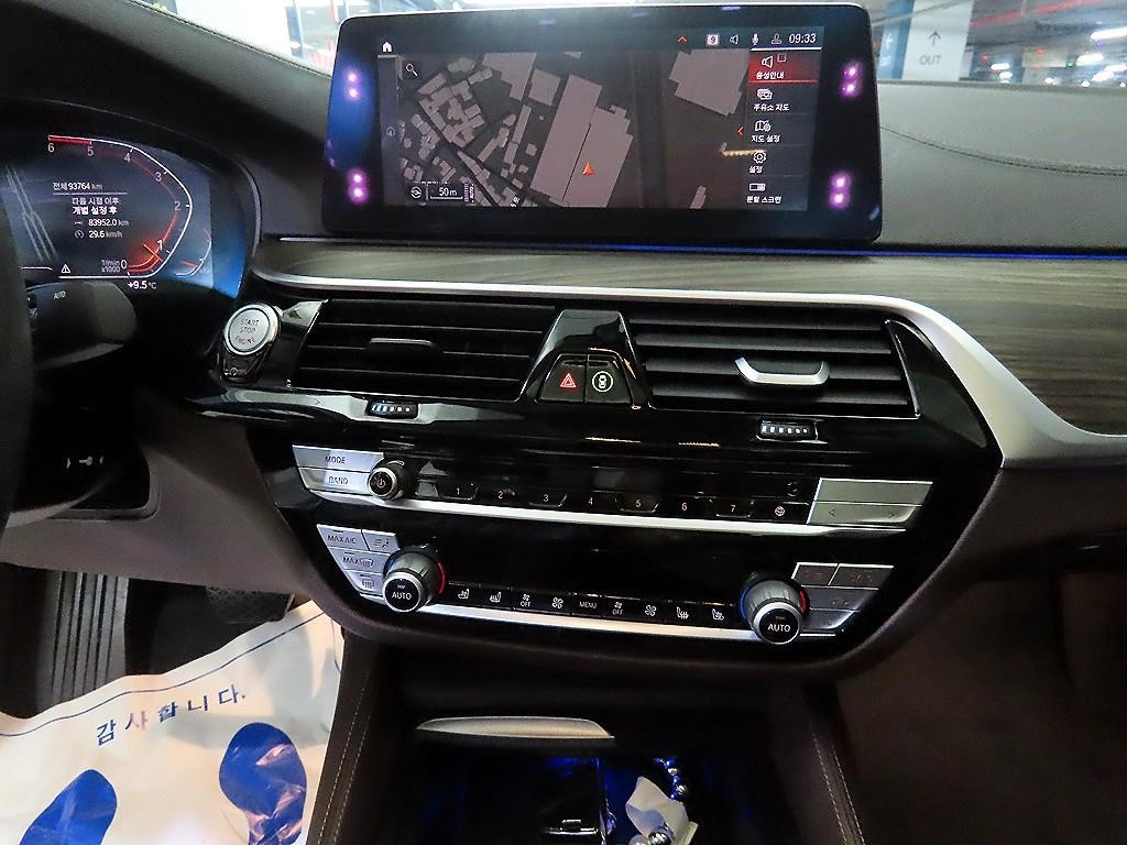 BMW 5시리즈 5시리즈 (G30) 520d M 스포츠 플러스 이미지 11