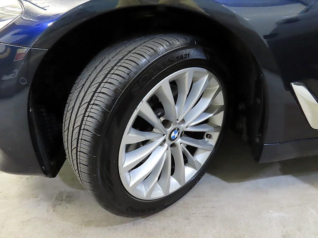 BMW 5시리즈 5시리즈 (G30) 520d M 스포츠 플러스 이미지 20