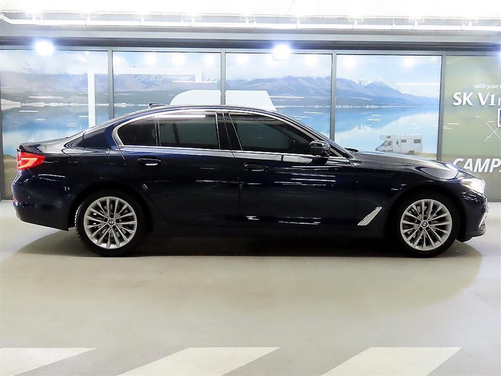 BMW 5시리즈 5시리즈 (G30) 520d M 스포츠 플러스 이미지 3