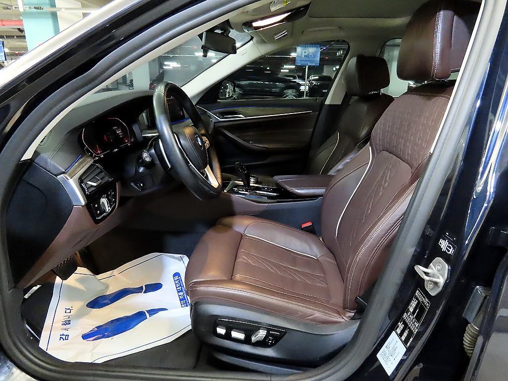 BMW 5시리즈 5시리즈 (G30) 520d M 스포츠 플러스 이미지 6