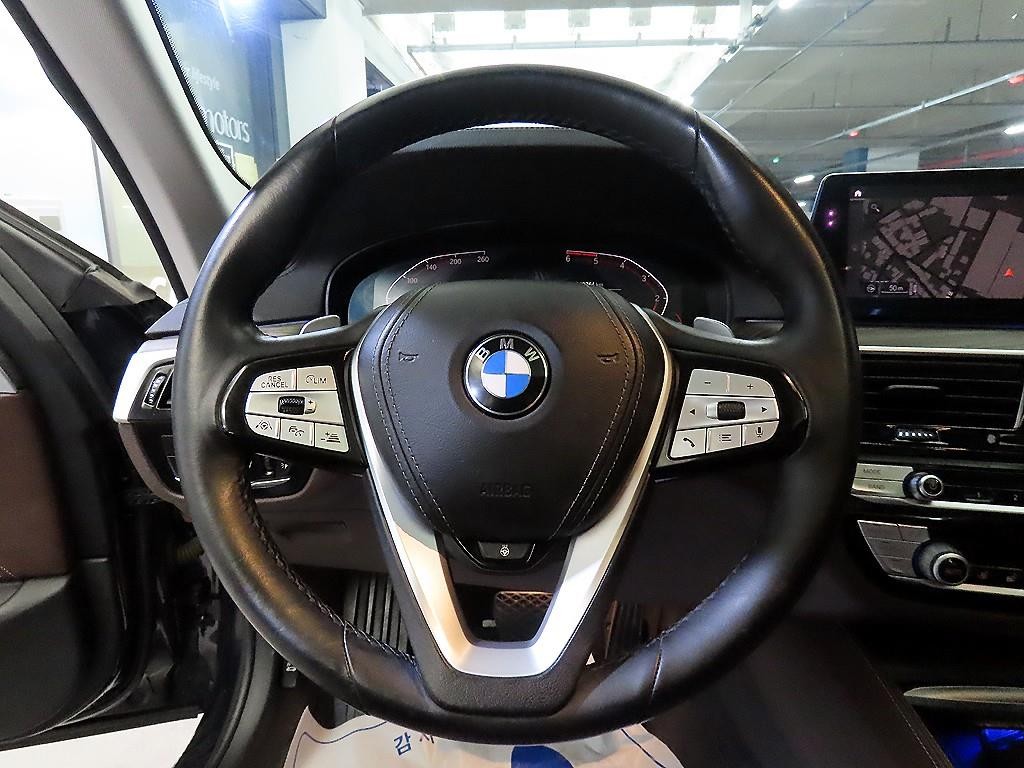 BMW 5시리즈 5시리즈 (G30) 520d M 스포츠 플러스 이미지 8