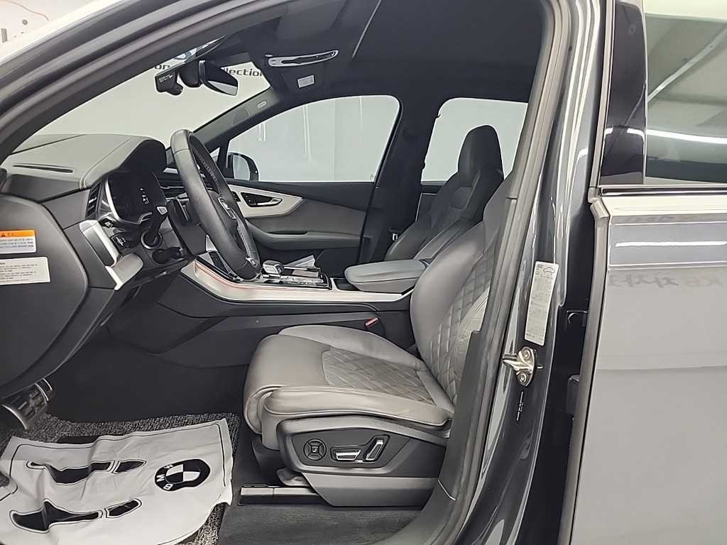 아우디 Q7 Q7 (4M) 55 TFSI 콰트로 프리미엄 이미지 11