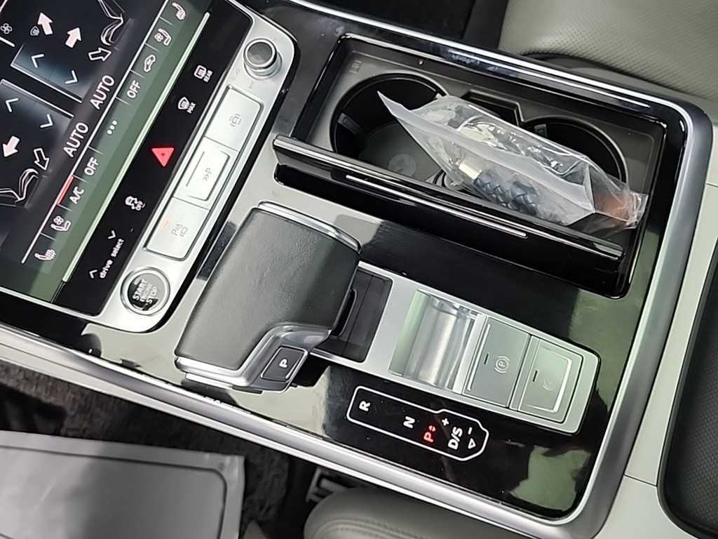 아우디 Q7 Q7 (4M) 55 TFSI 콰트로 프리미엄 이미지 8