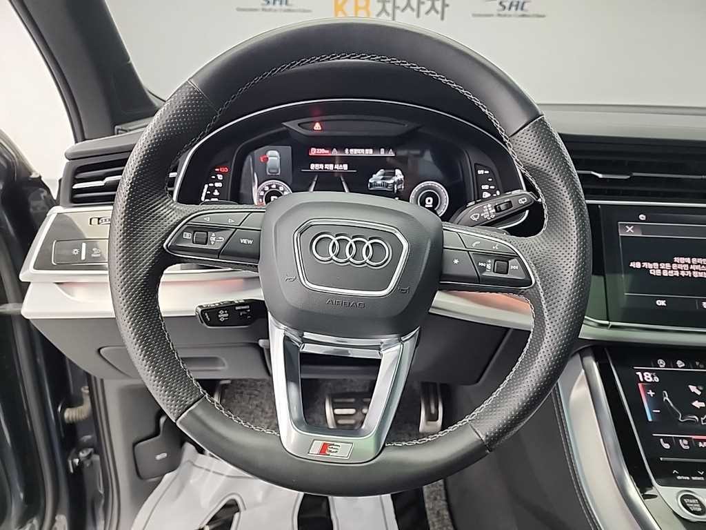 아우디 Q7 Q7 (4M) 55 TFSI 콰트로 프리미엄 이미지 9