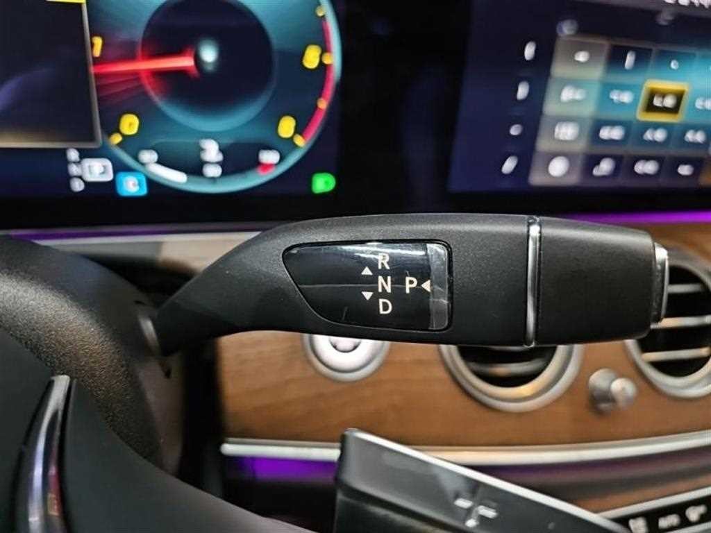 벤츠 E 클래스 E-클래스 W213 E220d 4MATIC 익스클루시브 이미지 12