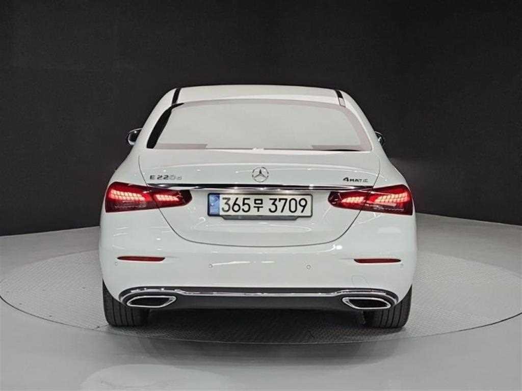 벤츠 E 클래스 E-클래스 W213 E220d 4MATIC 익스클루시브 이미지 4