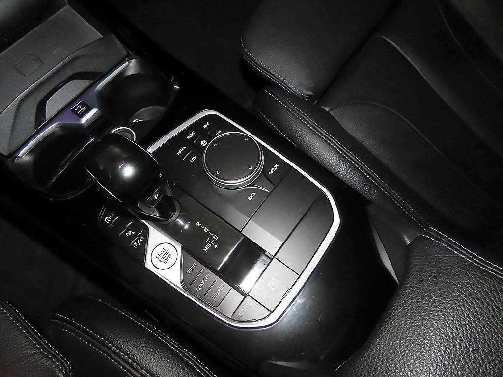 BMW 1시리즈 1시리즈 (F40) 120i M 스포츠 이미지 12