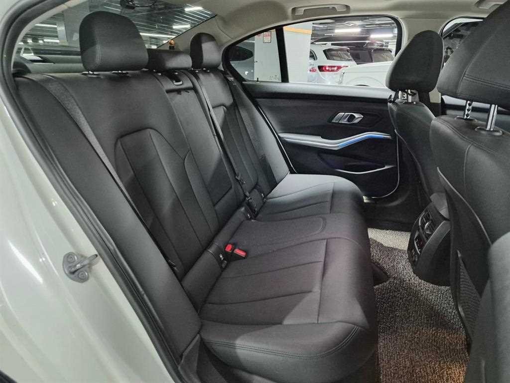 BMW 3시리즈 3시리즈 (G20) 320d 이미지 12